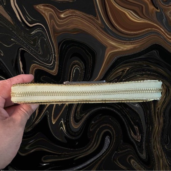 Kate Spade Metro Spade Jemima
Wristlet / Clutch - Picture 8 of 10